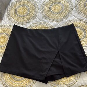 Black Skort